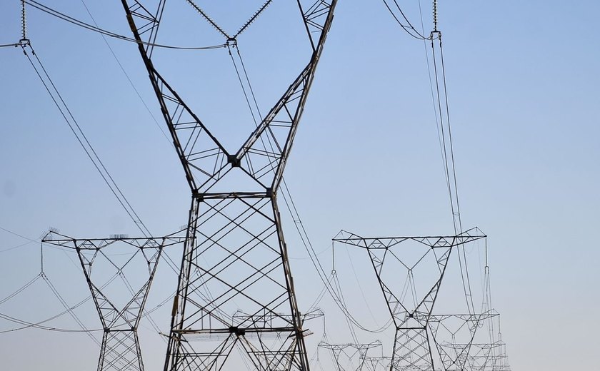 Aneel corrige e diz que já recebeu a proposta sobre transferência da Amazonas Energia