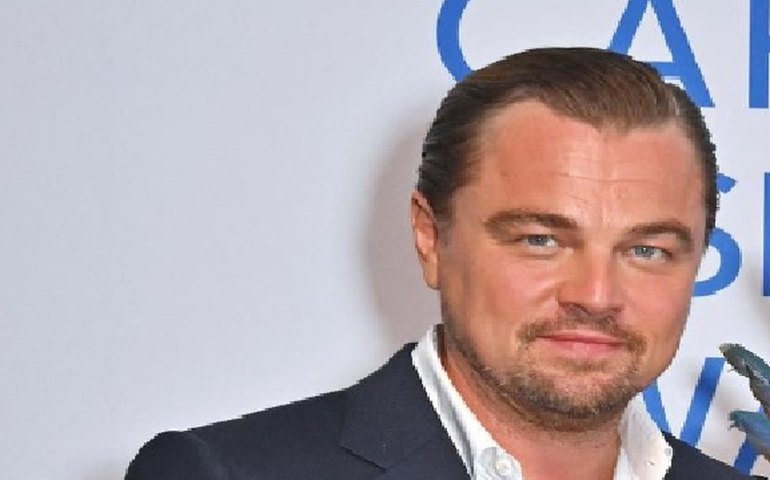 Leonardo DiCaprio elogia enredo do Salgueiro no carnaval de 2024 e defende povo Yanomami