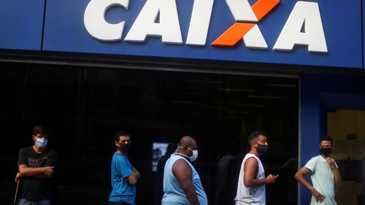 Agências da Caixa voltam ao horário de atendimento pré-pandemia amanhã