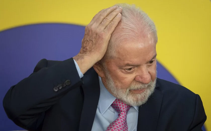 Pedido de impeachment de Lula ultrapassa 90 assinaturas na Câmara