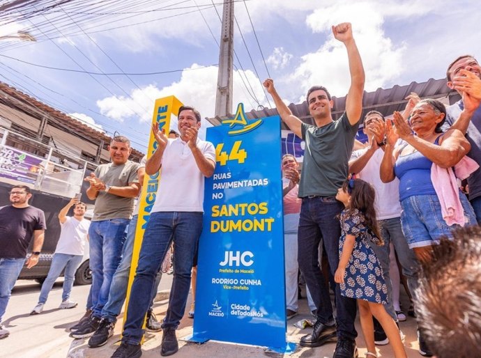 JHC entrega 120 ruas pavimentadas e leva infraestrutura à parte alta de Maceió
