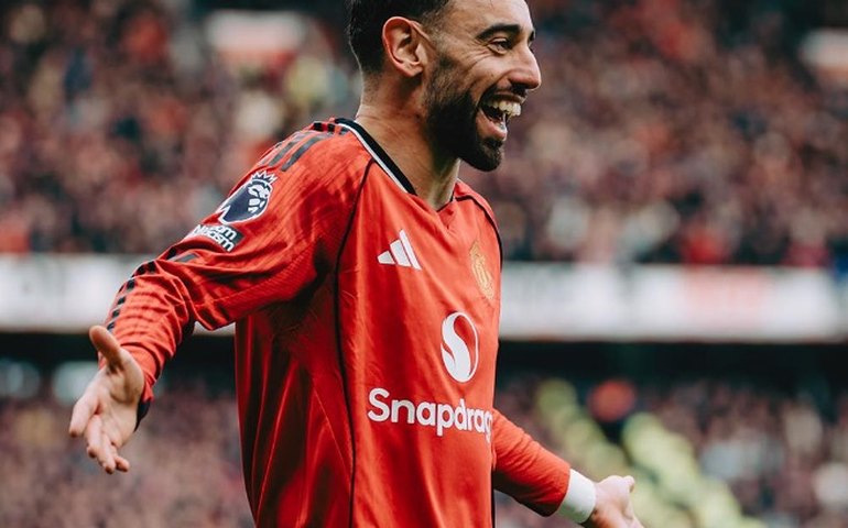 Bruno Fernandes é eleito o melhor jogador da Premier League