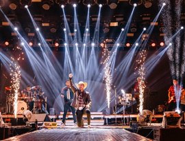 Forró, vaquejada e brega animam o público na abertura dos shows no Lado da Perucaba