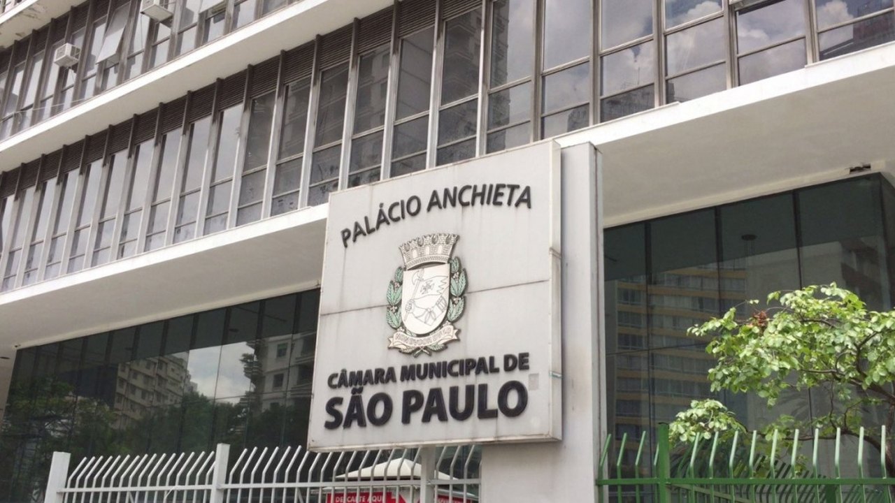Corregedoria pede suspensão das funções de vereadoras de SP que brigaram