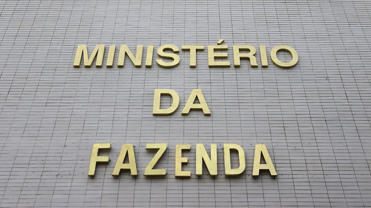 Com precatórios, previsão de déficit primário soma R$ 52 bilhões