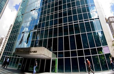OAB obtém condenação de empresa por exercício ilegal da advocacia