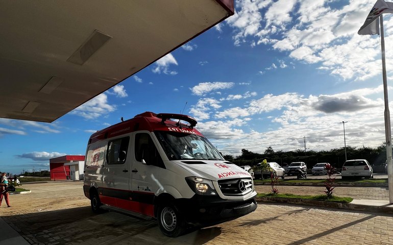 Hospital Regional do Alto Sertão presta assistência a alagoano que foi repatriado do Ceará