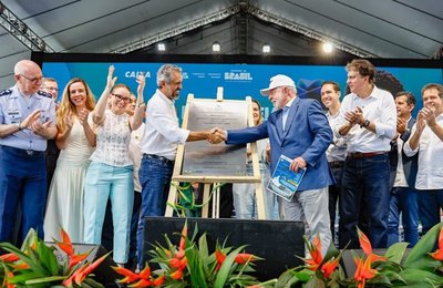 “Investir na educação é sagrado”, diz Lula ao celebrar 2 anos do Pé-de-Meia e inaugurar alojamento do ITA Ceará
