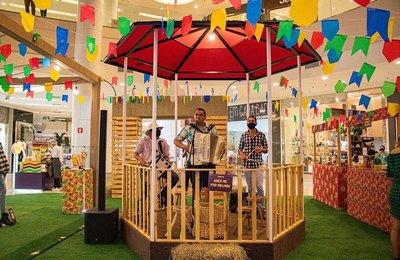 Vila Junina do Parque Shopping traz Arraiá Kids, Trio Pé de Serra e quadrilhas em eventos gratuitos