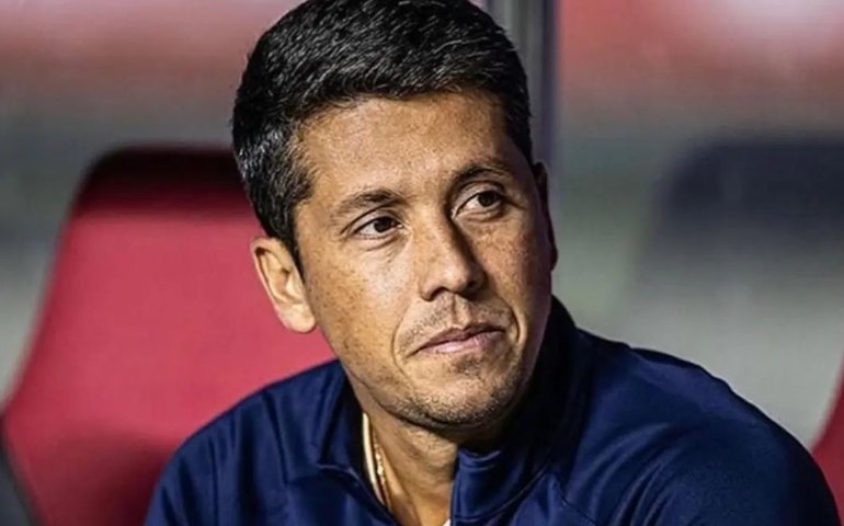 Carpini fala em 'buscar novos rumos' após demissão: 'Uma experiência única'