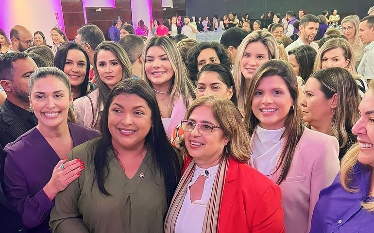 Prefeita Marcela Gomes participa da abertura do Fórum Estadual de Políticas para Mulheres