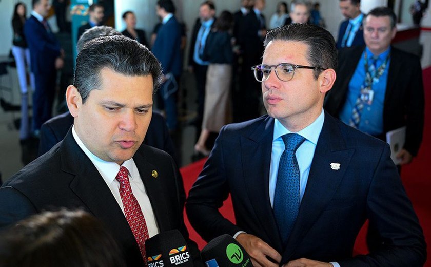 Alcolumbre diz que ocupação das mesas é arbitrária e antidemocrática