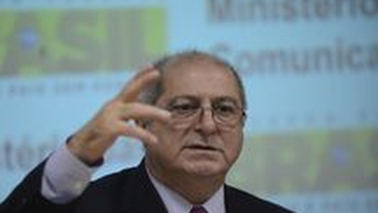 Migração de emissoras AM para a faixa FM deve começar em agosto