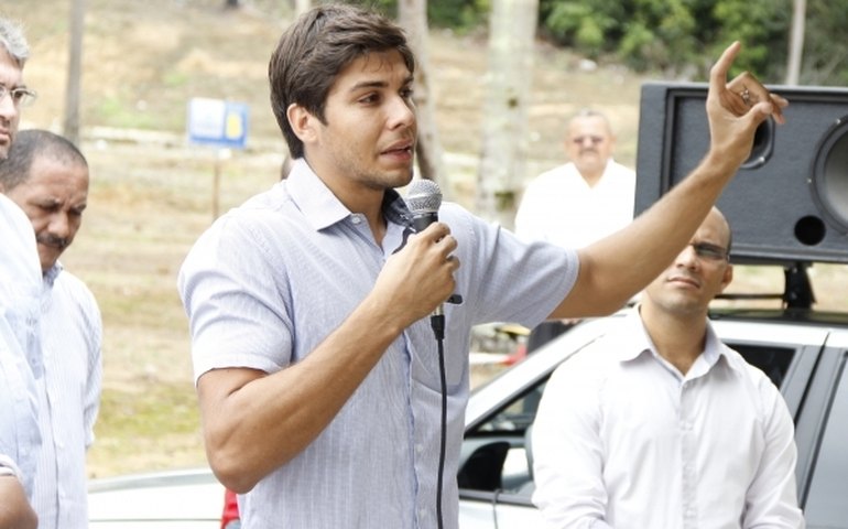 Barra: Prefeito Zezeco assina ordem de serviço para início imediato de pavimentação