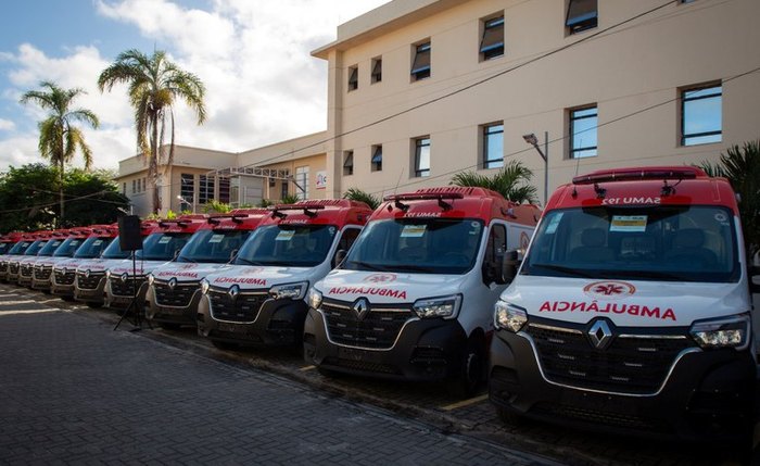 Ao todo, são 2.223 novas ambulâncias Ao todo, são 2.223 novas ambulâncias