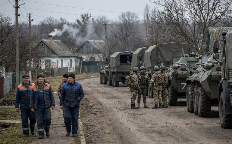 Exército russo anuncia libertação de povoado em Carcóvia