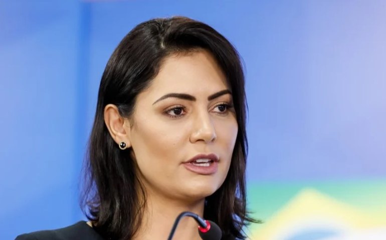 Fala de Michelle sobre aliança com Ciro Gomes no Ceará irrita filhos de Bolsonaro e revela racha na família