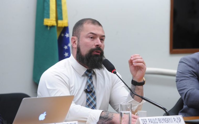 Comissão aprova projeto que aumenta pena para estelionato praticado com “golpe do amor”