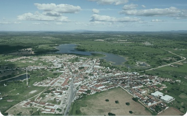 Três pessoas sofrem atentado a tiros, em Olivença