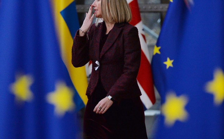 Ex-chefe da diplomacia europeia é detida sob suspeita de fraude