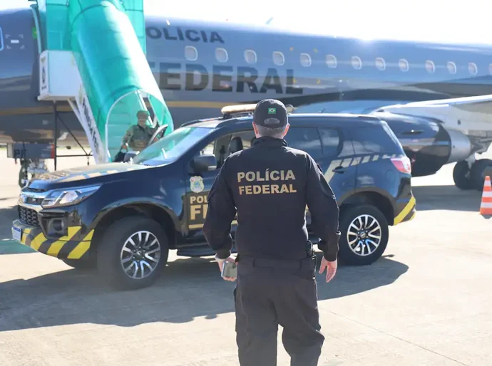 Mendonça autoriza uso de jatinho da PF para levar Vorcaro a depoimento