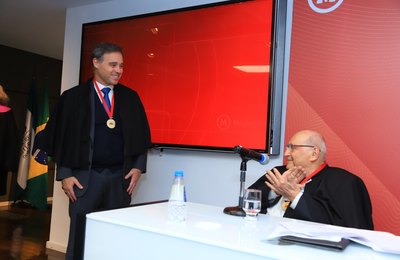 Com saudação de Ives Gandra, ministro André Mendonça toma posse na Academia Mackenzista de Letras