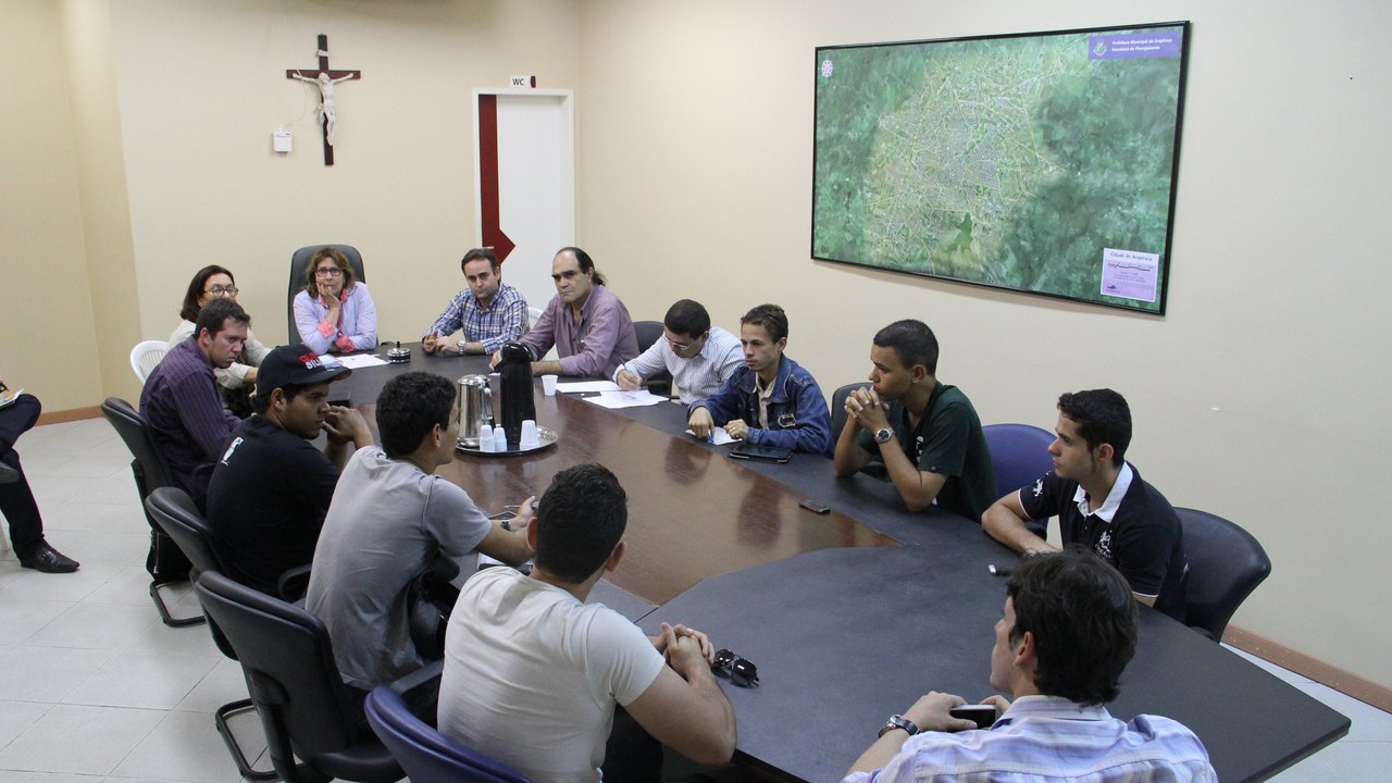 Arapiraca: Célia fortalece transporte público com estudantes
