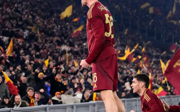 Roma e Lazio sofrem, mas começam com vitória na disputa das oitavas de final da Liga Europa