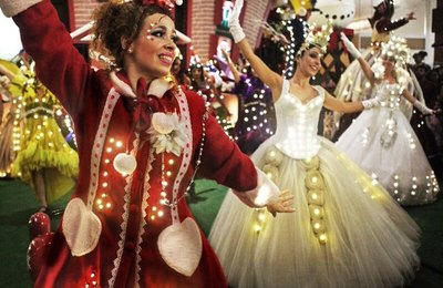 Natal das Estrelas e Parada das Luzes marcam temporada natalina do Parque Shopping, que começa neste sábado 