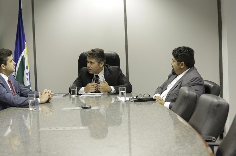 Em Brasília, Rui solicita cruzamento de dados do INSS com o Iprev