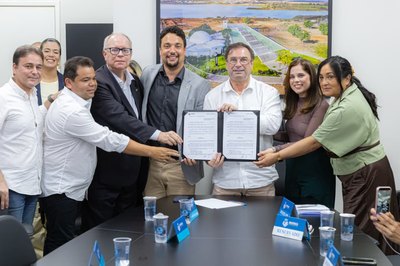 Com assinatura de novo decreto, prefeito Luciano Barbosa prioriza políticas públicas para população vulnerável