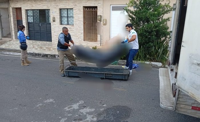 Mulher que trabalhava como babá em uma residência foi assassinada a facadas Mulher que trabalhava como babá em uma residência foi assassinada a facadas