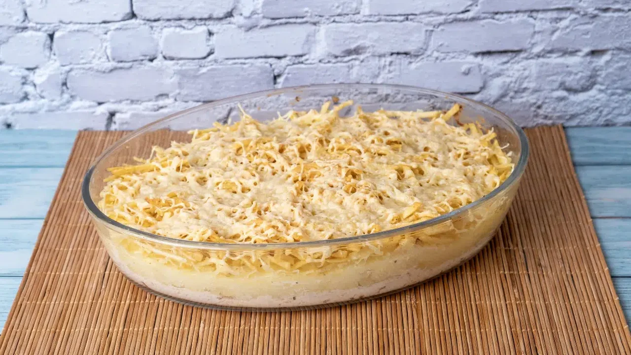 Este fricassê de frango fica supercremoso e é fácil de fazer para o almoço de domingo