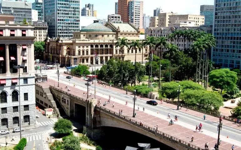 Quatro empresas disputam reforma do Viaduto do Chá e instalação de bonde no centro; veja quais