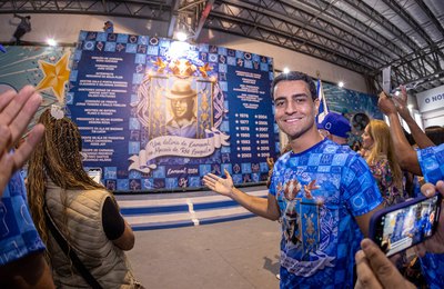 Insuperável nas sacadas: JHC consegue colocar Maceió como tema da Beija-Flor, no carnaval do Rio de Janeiro