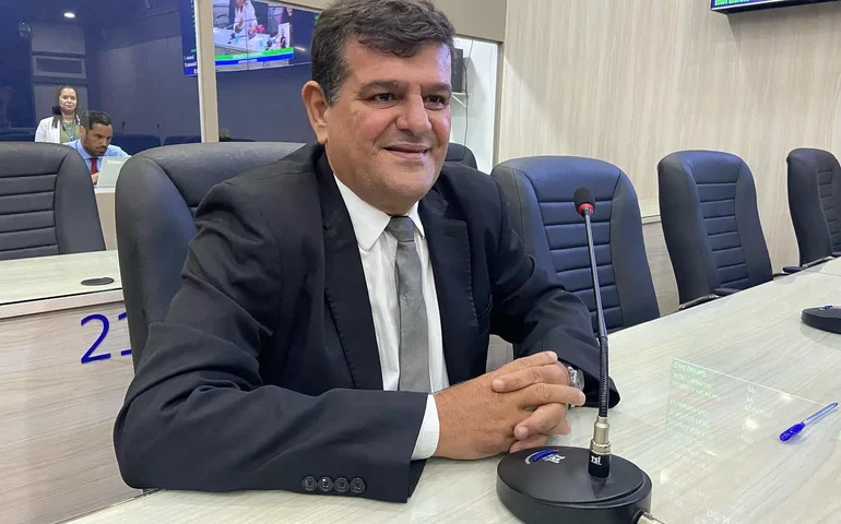 Diplomação de Aldo Loureiro põe fim na ação de João Catunda contra colega