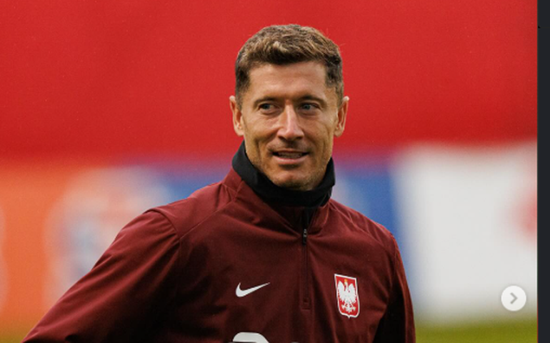 Barcelona não deve renovar contrato de Robert Lewandowski, diz jornal espanhol