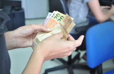 Governo antecipa pagamento da segunda faixa salarial dos servidores para hoje