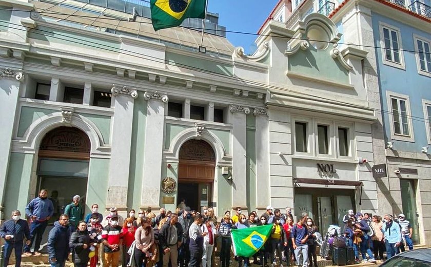 Funcionários do Consulado do Brasil em Lisboa anunciam greve
