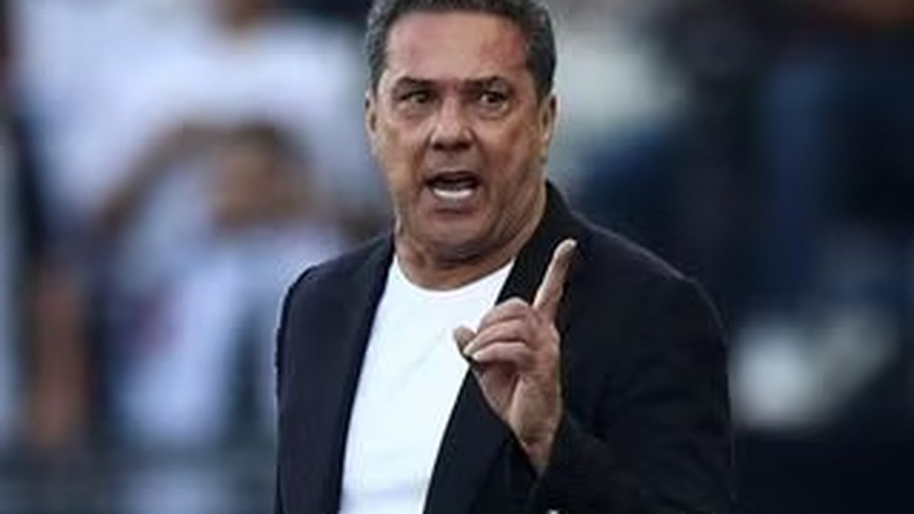 Luxemburgo vê Paulinho como ponto positivo no Corinthians e mantém esperança: 'Não terminou'
