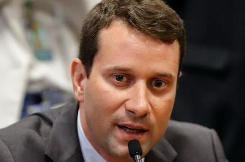 Deputado alagoano é relator de projeto que aprimora políticas de combate à violência nas escolas