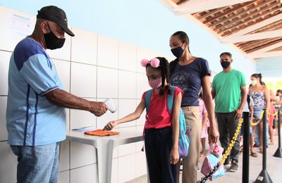 Alunos da rede municipal de Coruripe retornam às aulas presenciais