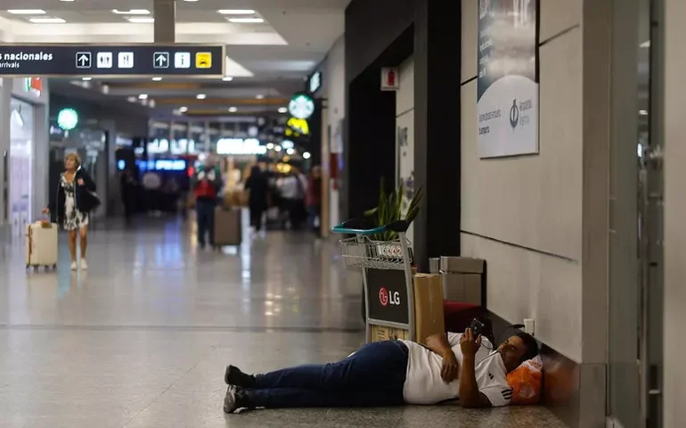 Argentina entra em greve geral contra reforma trabalhista de Milei