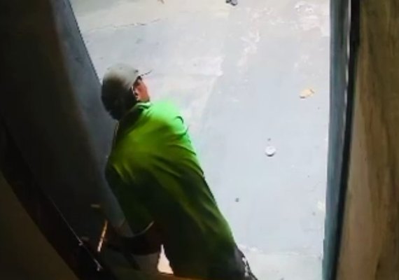 Preso por furtos em ônibus de turismo volta a cometer crimes em Ponta Verde