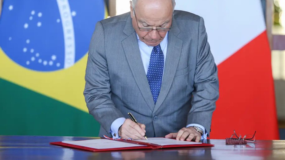 Itamaraty alerta para risco de EUA usar força militar no Brasil