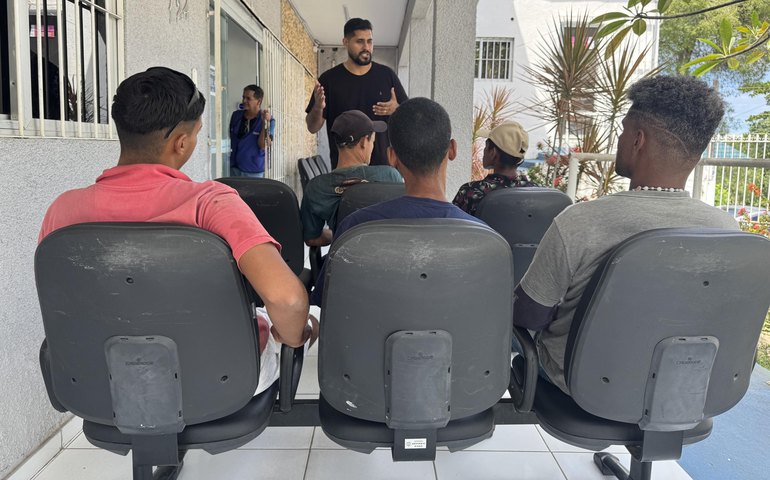 No Dia de Combate ao Fumo, Rede Acolhe promove palestra de conscientização sobre o tabagismo