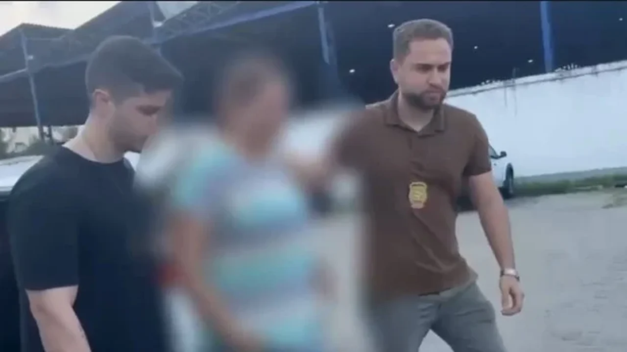 Funcionária é presa em flagrante suspeita de desviar até R$ 20 mil de clínica odontológica em Maceió