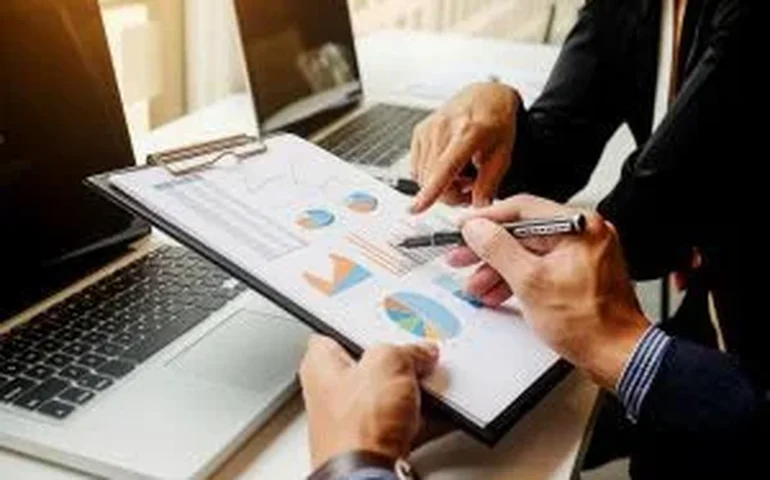 Antes de buscar crédito ou investidores, empresas precisam organizar governança e finanças