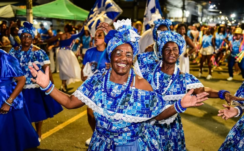 Beija-Flor de Nilópolis anima início de ano em Maceió