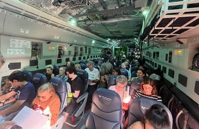 Terceiro voo com 69 brasileiros vindo de Israel decola nesta quinta rumo a São Paulo